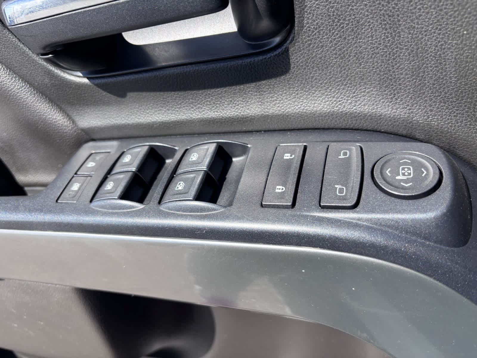 Used 2018 Chevrolet Silverado 1500 LT w/ LT Eassist Package AWD/4WD image 21