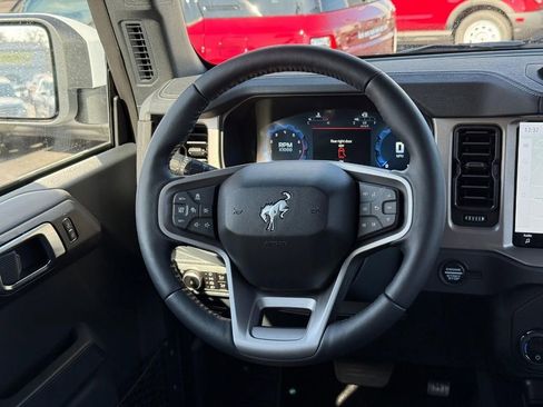 New 2025 Ford Bronco Outer Banks w/ Sasquatch Package image 7