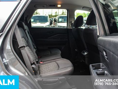 Used 2025 Nissan Pathfinder SV FWD image 22