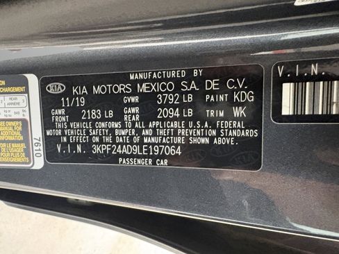 Used 2020 Kia Forte LXS FWD image 32