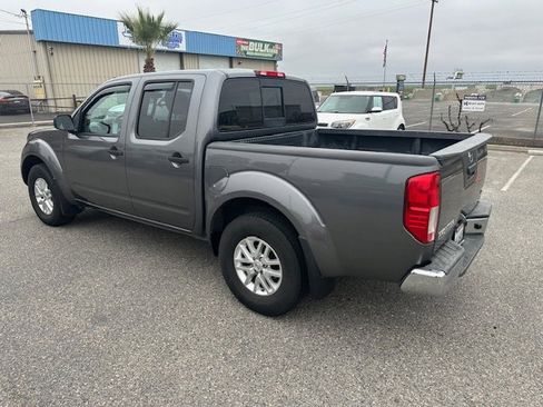 Used 2019 Nissan Frontier SV image 5