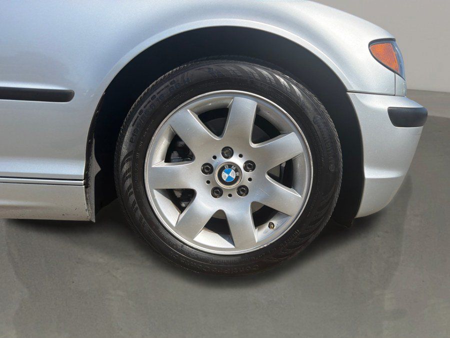 Used 2004 BMW 325i Wagon RWD image 23
