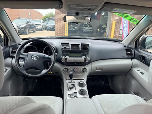Used 2010 Toyota Highlander 4WD image 3