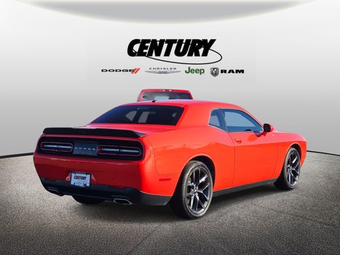 Used 2019 Dodge Challenger SXT w/ Blacktop Package image 4