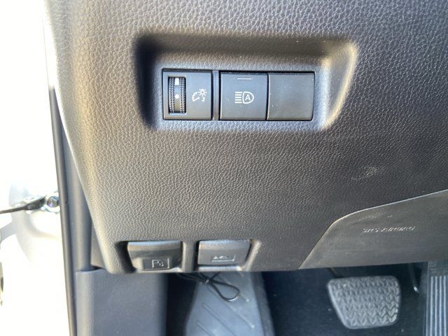 Used 2025 Toyota RAV4 LE AWD/4WD image 45