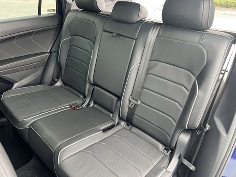 Certified 2022 Volkswagen Tiguan SEL R-Line image 23