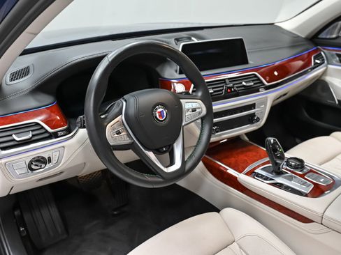 Used 2022 BMW ALPINA B7 xDrive w/ Luxury Rear Seating Package image 5