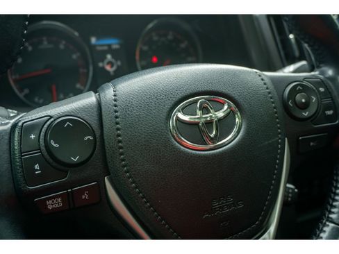 Used 2018 Toyota RAV4 SE w/ Power Extra Value Package FWD image 31