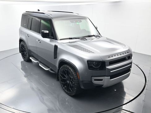 Used 2023 Land Rover Defender 110 S image 39