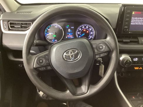 Used 2021 Toyota RAV4 LE AWD/4WD image 15
