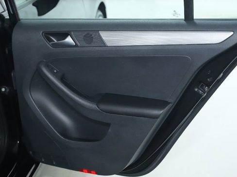 Used 2015 Volkswagen Jetta SE image 24