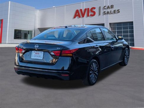 Used 2024 Nissan Altima 2.5 SV image 6