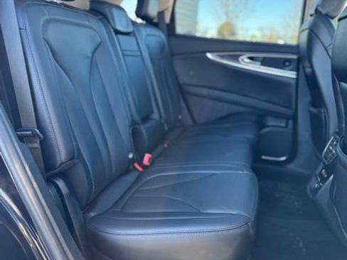 Certified 2021 Lincoln Nautilus Reserve image 23