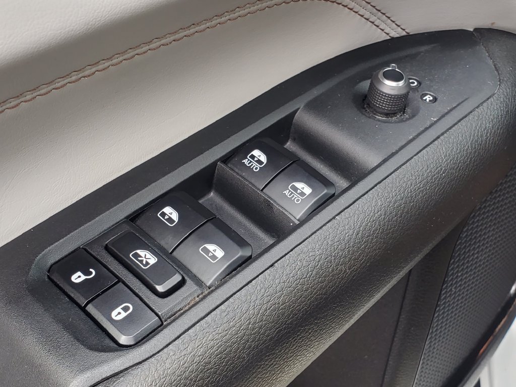 Used 2023 Jeep Compass Limited AWD/4WD image 8
