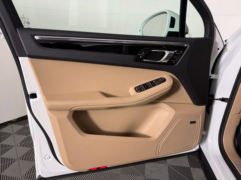 New 2025 Porsche Macan S image 24