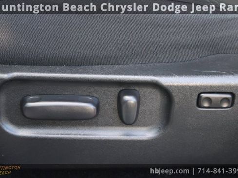 Used 2023 Toyota Tacoma TRD Off-Road image 32