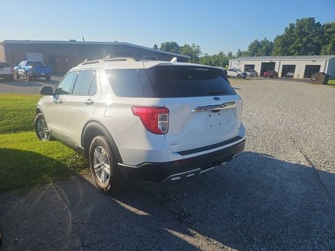 Used 2024 Ford Explorer XLT w/ Equipment Group 202A AWD/4WD image 6