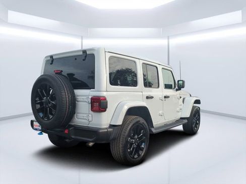 Used 2022 Jeep Wrangler Unlimited Sahara w/ Safety Group image 3