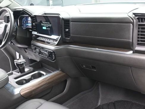 Used 2025 Chevrolet Silverado 1500 LT w/ Safety Package AWD/4WD image 28
