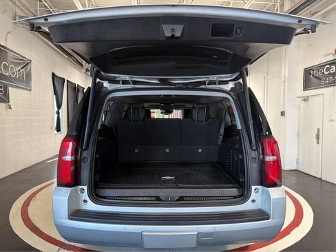 Used 2018 Chevrolet Suburban Premier AWD/4WD image 12