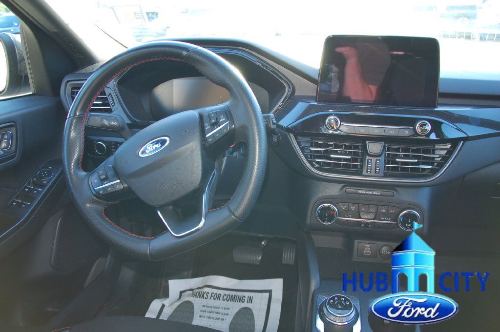 Used 2025 Ford Escape ST-Line FWD image 19