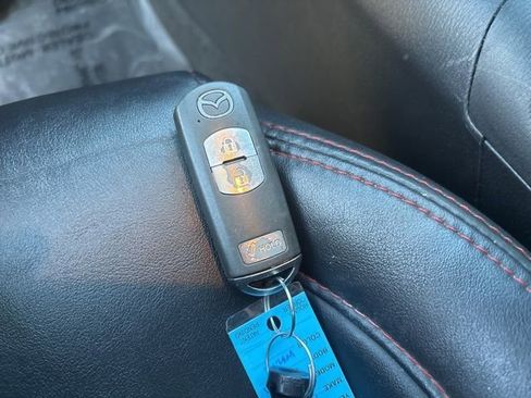 Used 2015 MAZDA MAZDA3 i Grand Touring image 36