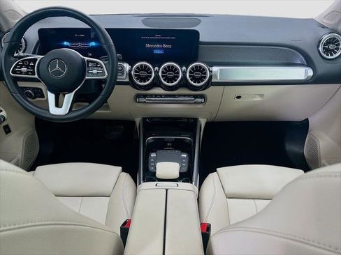 Used 2023 Mercedes-Benz GLB 250 image 13