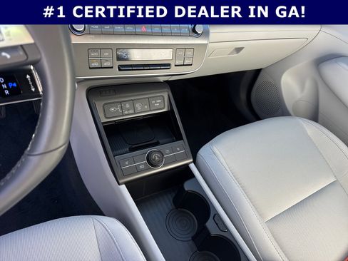 Certified 2025 Hyundai Kona SEL image 30