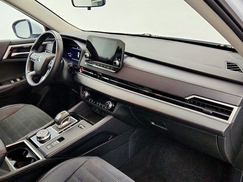 Used 2024 Mitsubishi Outlander Ralliart image 27