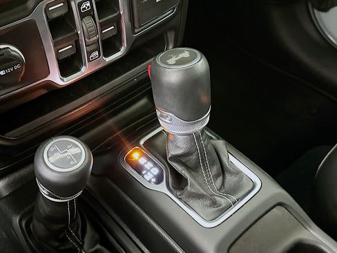 Used 2023 Jeep Wrangler Unlimited Sahara w/ Cold Weather Group AWD/4WD image 24
