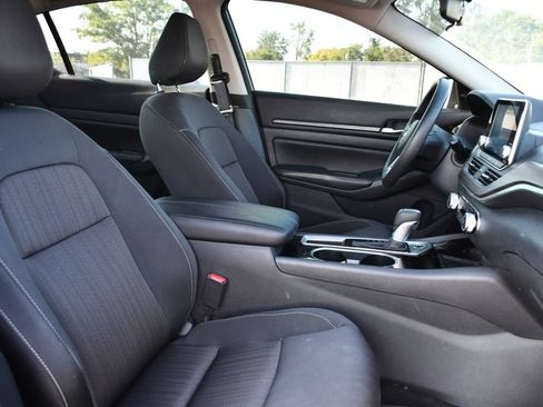 Used 2024 Nissan Altima 2.5 SV FWD image 29