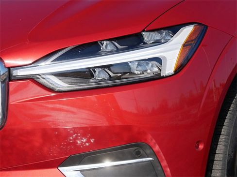 Used 2019 Volvo XC60 T5 Inscription w/ Protection Package Premier image 10