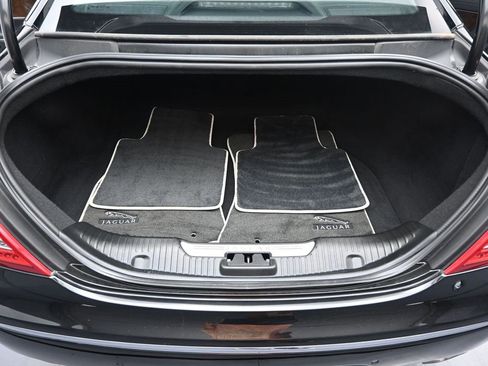 Used 2011 Jaguar XJ L image 36
