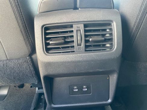 Used 2024 Nissan Rogue SV FWD image 20