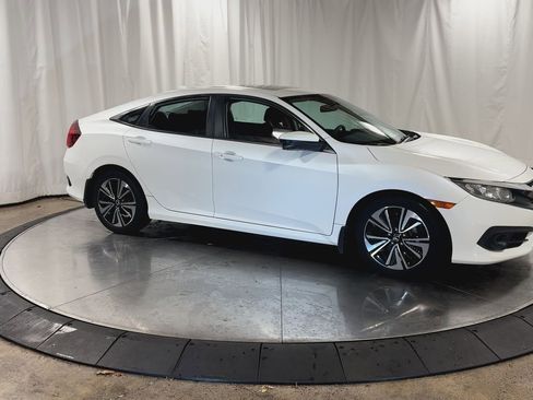 Used 2016 Honda Civic EX-T image 3