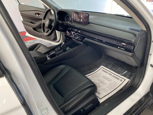 Used 2023 Honda Accord Touring image 8