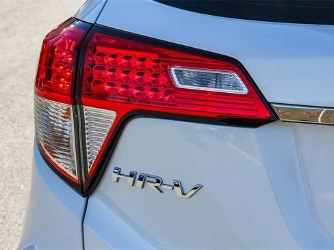 Used 2022 Honda HR-V LX image 11