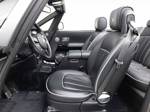 Used 2014 Rolls-Royce Phantom Drophead Coupe RWD image 37