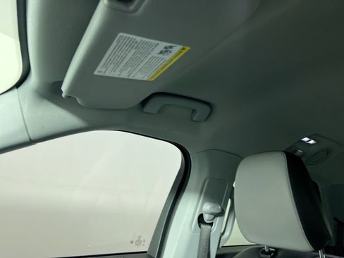 Used 2021 Ford Explorer XLT w/ Equipment Group 202A image 19