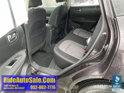 Used 2011 Nissan Rogue SV w/ Premium Pkg image 12