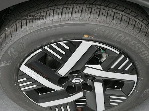 New 2026 Nissan Kicks SV FWD image 9