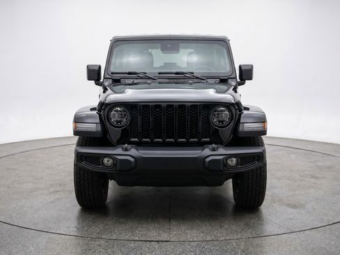 Used 2025 Jeep Wrangler Unlimited Sport AWD/4WD image 2