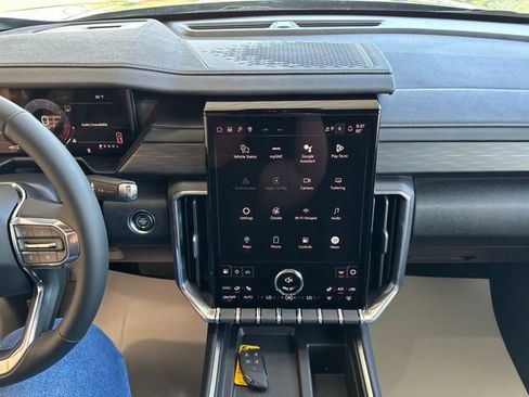 New 2026 GMC Acadia Elevation w/ Elevation Premium Package AWD/4WD image 25