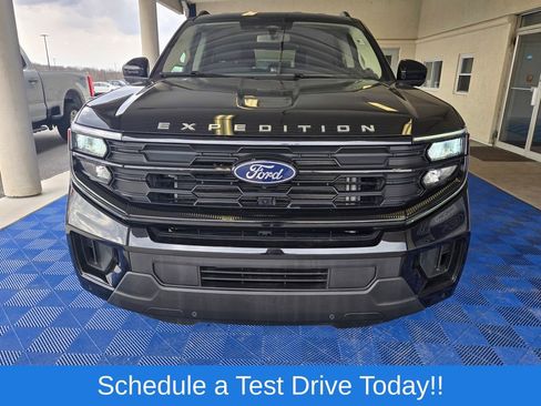 Used 2025 Ford Expedition Max Active AWD/4WD image 2