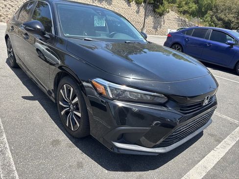 Used 2023 Honda Civic EX image 2