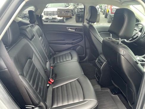 Used 2022 Ford Edge SEL image 17