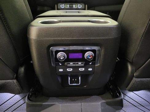 Used 2024 Chevrolet Tahoe High Country image 24