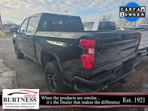 Used 2022 Chevrolet Silverado 1500 LT Trail Boss w/ Convenience Package II image 3