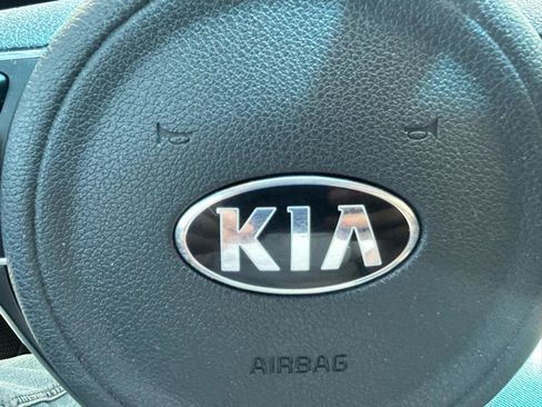 Used 2017 Kia Niro LX FWD image 20