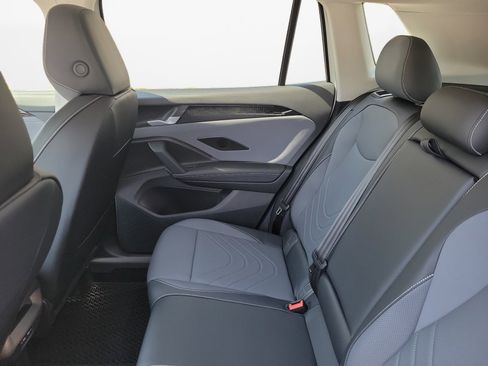New 2026 Volkswagen Tiguan SE FWD image 13
